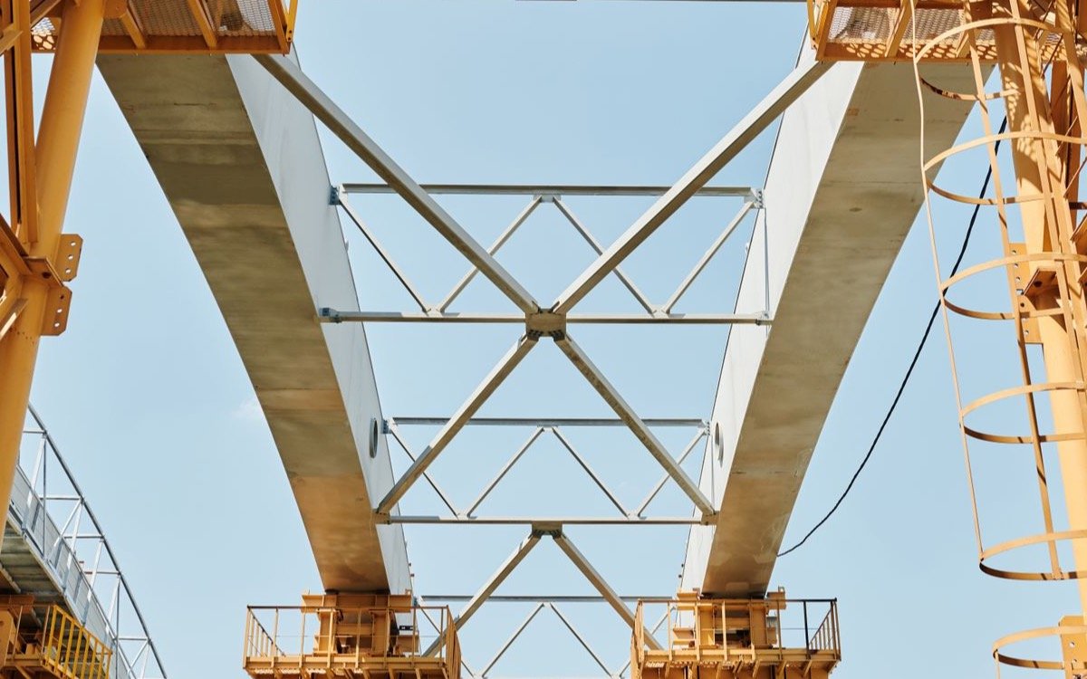 Estructuras metálicas — vigas de acero en construcción